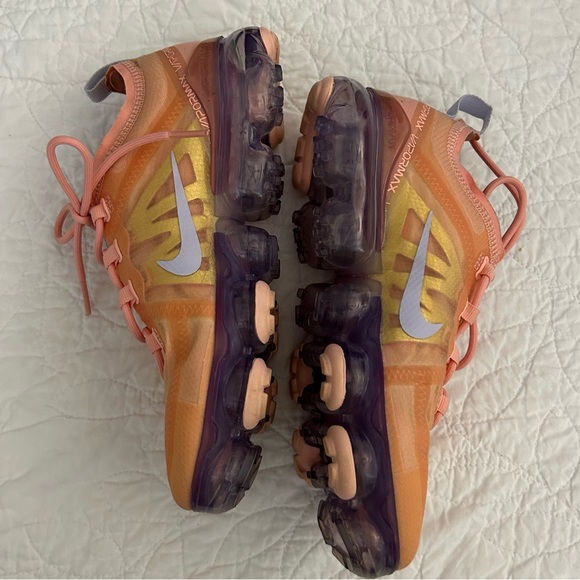 Nike Air VaporMax 219 Bleached Coral Sneakers AR6632-603 - Picture 3 of 11